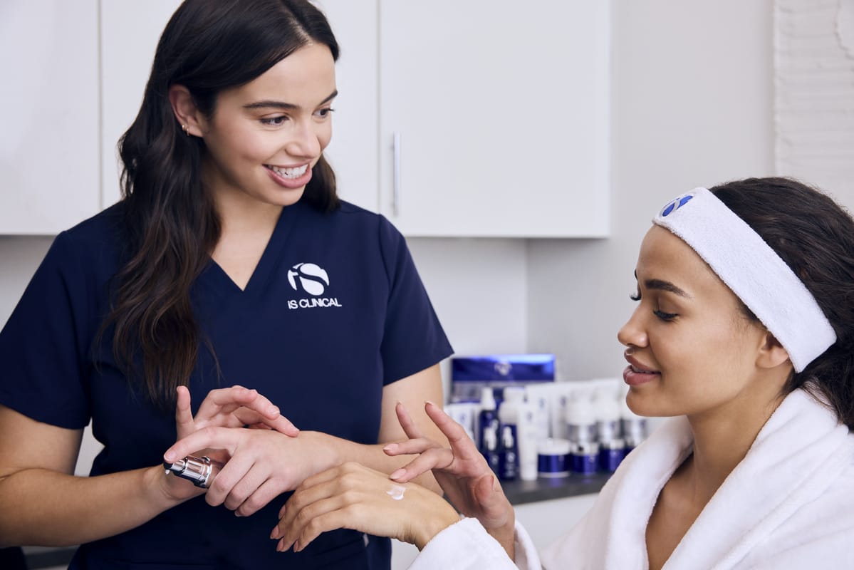 Consultation_Post_Treatment_Review_0730-1200×800-5b2df79